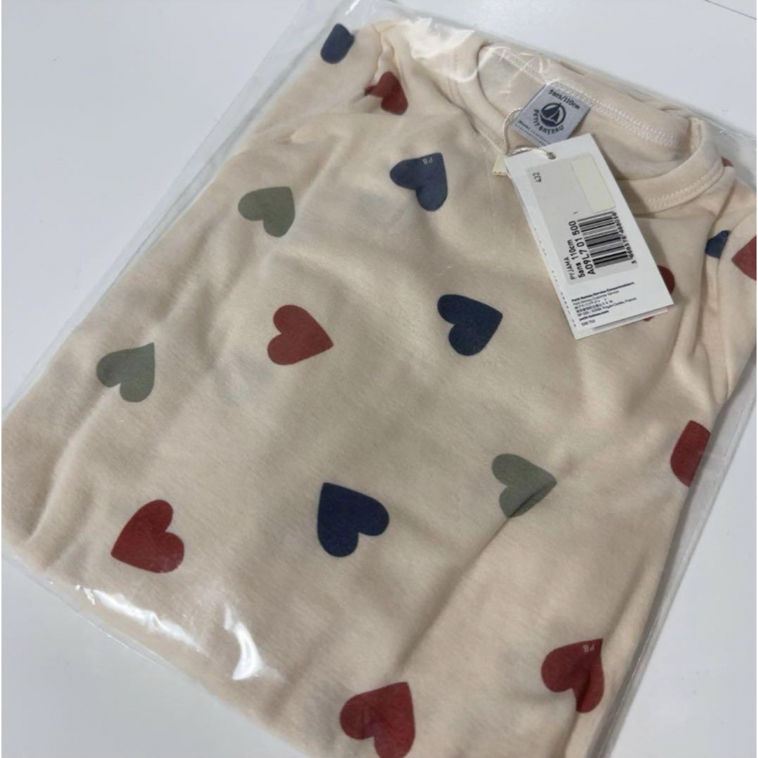 PETIT BATEAU(プチバトー)の【新品未使用】petit bateau 長袖パジャマ ハート 5y 24ss キッズ/ベビー/マタニティのキッズ服女の子用(90cm~)(パジャマ)の商品写真