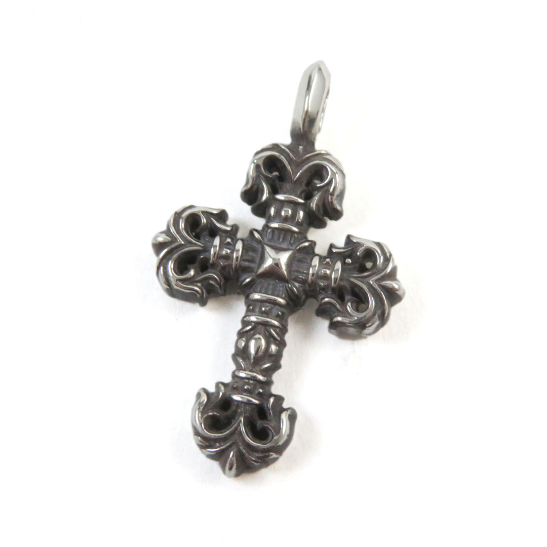 Chrome Hearts(クロムハーツ)の美品○CHROME HEARTS クロムハーツ TINY FILIGREE CHARM タイニーフィリグリーチャーム SV925 ロゴ刻印 ペンダントトップ/チャーム シルバー 重量5.0g メンズのアクセサリー(その他)の商品写真