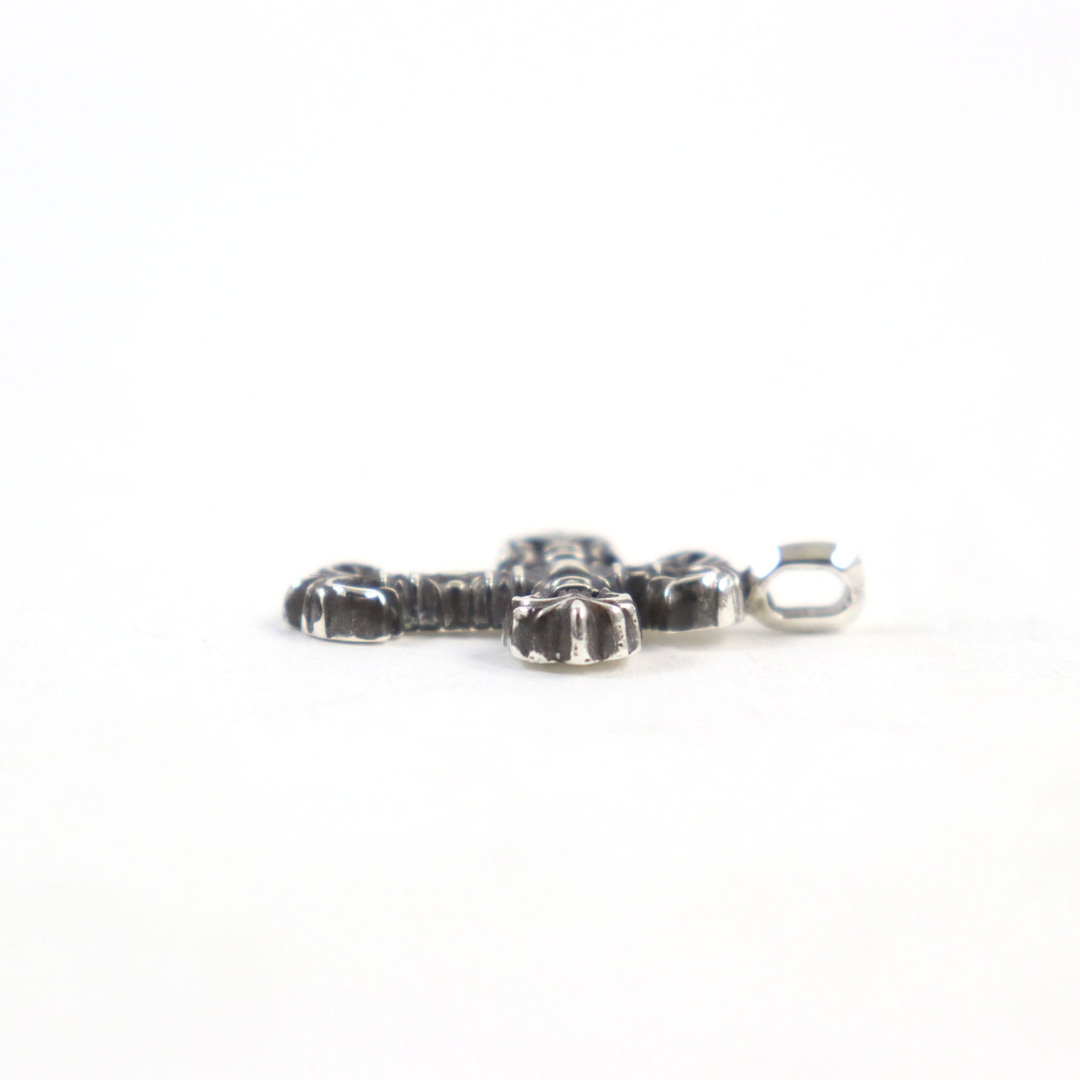 Chrome Hearts(クロムハーツ)の美品○CHROME HEARTS クロムハーツ TINY FILIGREE CHARM タイニーフィリグリーチャーム SV925 ロゴ刻印 ペンダントトップ/チャーム シルバー 重量5.0g メンズのアクセサリー(その他)の商品写真