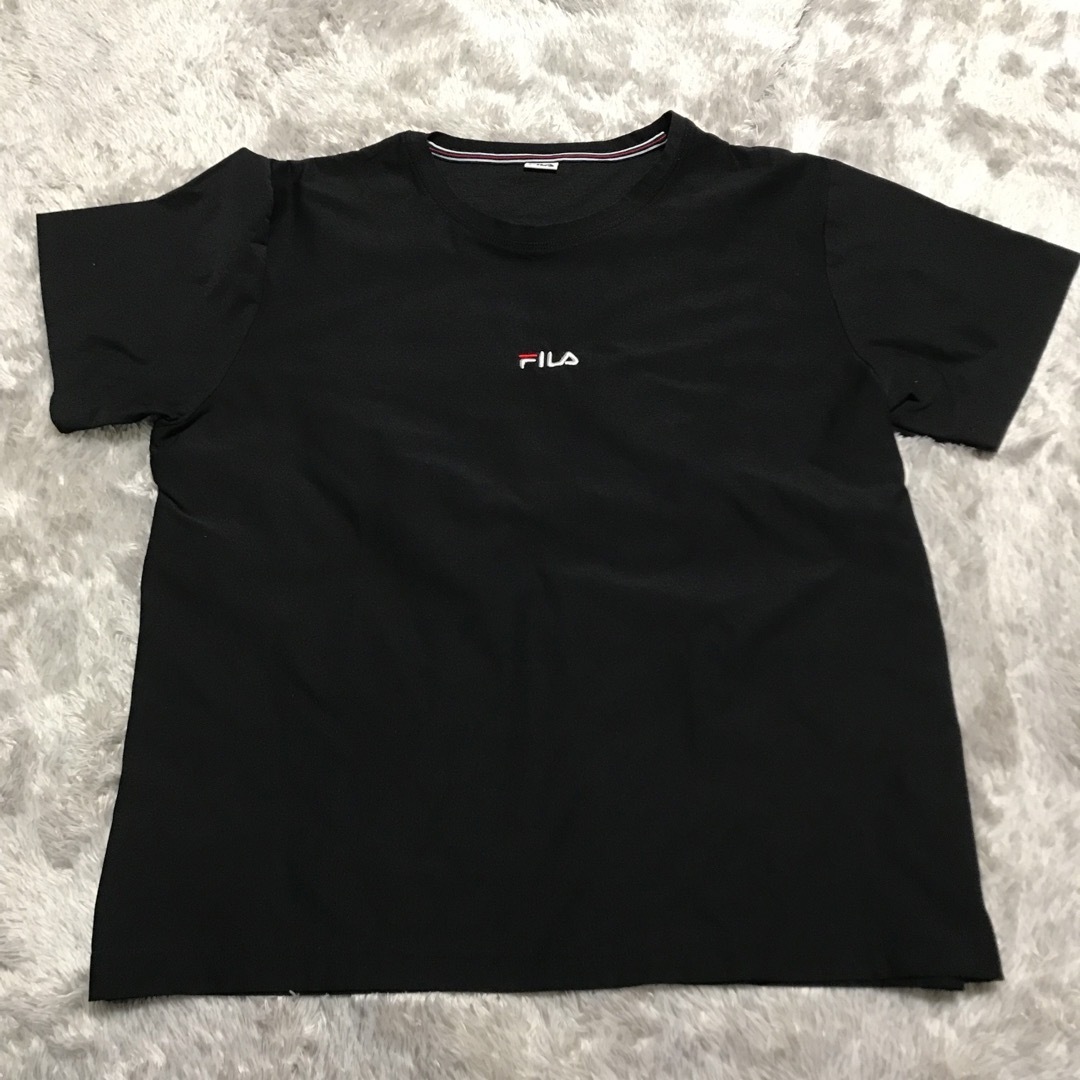 FILA(フィラ)のFILA Tシャツ　ブラック　LL ロゴ刺繍 レディースのトップス(Tシャツ(半袖/袖なし))の商品写真