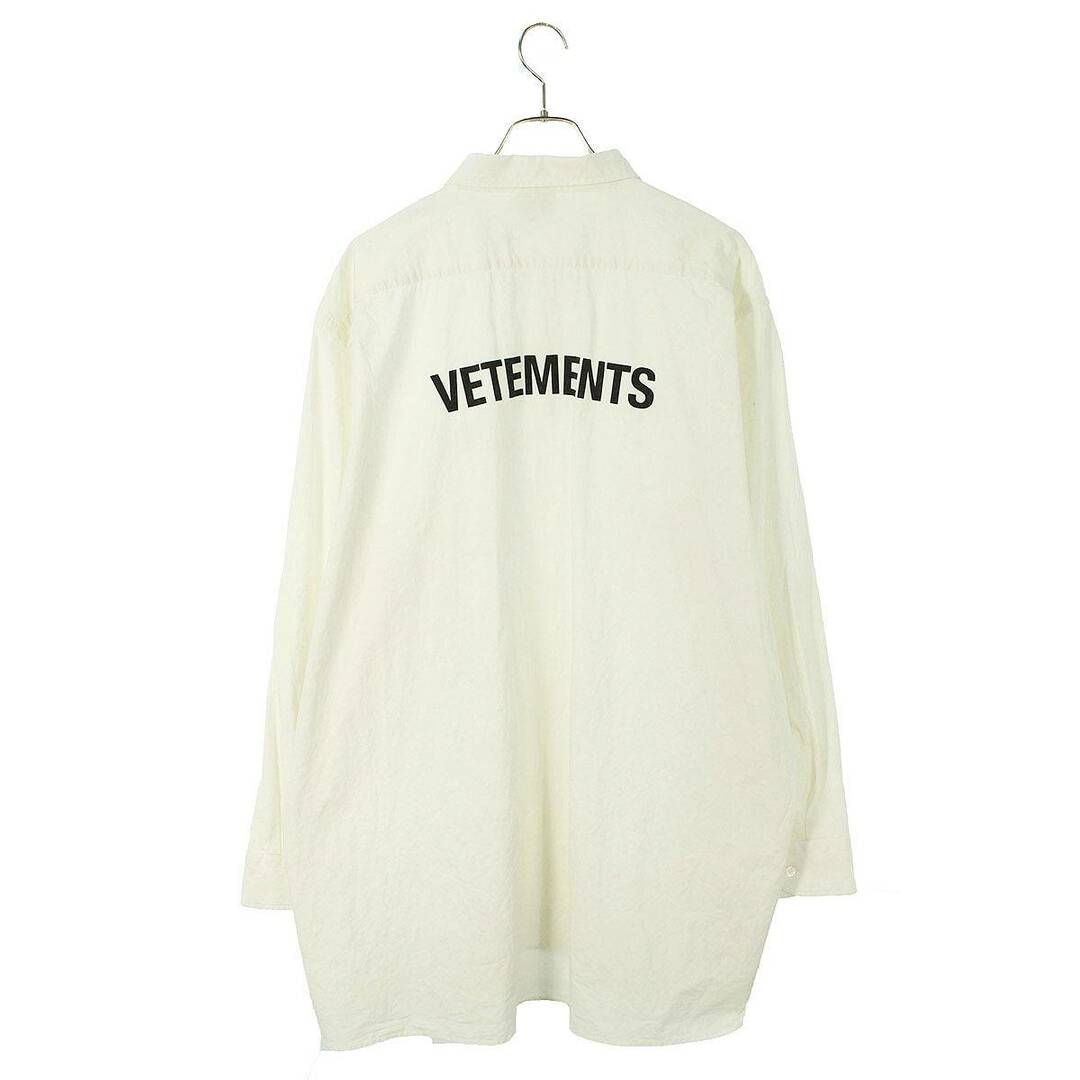 VETEMENTS(ヴェトモン)のヴェトモン  18SS  MSS18SH13 バックロゴプリントオーバーサイズ長袖シャツ メンズ S メンズのトップス(シャツ)の商品写真