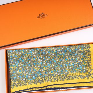 HERMES エルメス スカーフ CARRES45 カレ45 小花柄 箱