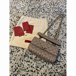 VALENTINO(ショルダーバッグ ・ ベージュ系)のフリマアイテム一覧 VALENTINO(ショルダーバッグ ・ ベージュ系)のフリマアイテム一覧