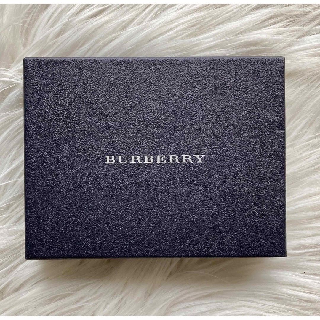 BURBERRY(バーバリー)の【新品】BURBERRY （バーバリー）マイクロミニ・システム手帳 メンズのファッション小物(手帳)の商品写真