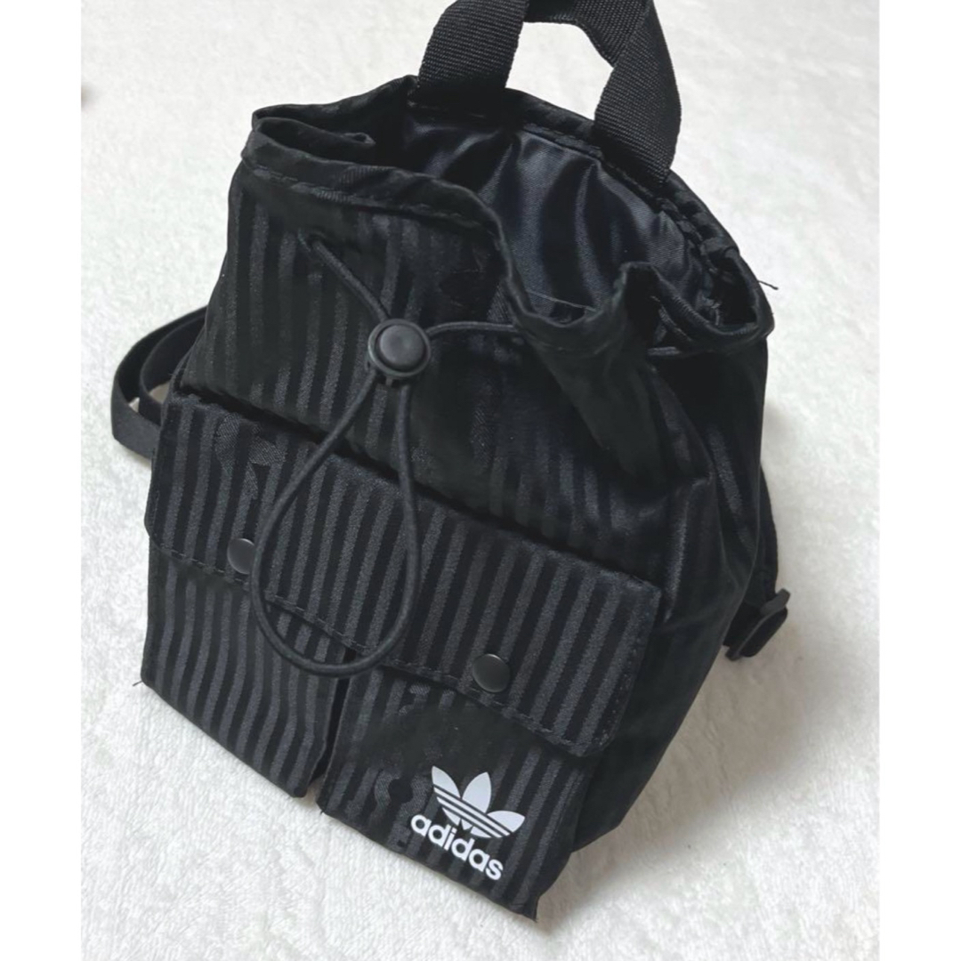 adidas(アディダス)のadidas アディダス　mini BP ミニバックパック　ショルダー　黒 レディースのバッグ(リュック/バックパック)の商品写真