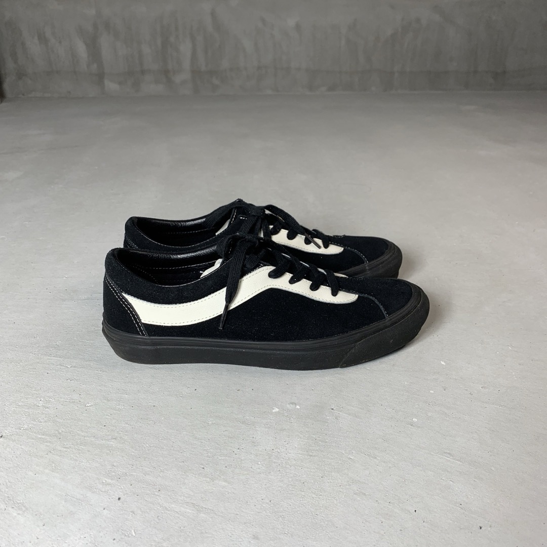 VANS(ヴァンズ)のVANS BOLD NI ボールド ニー ブラック ホワイト 黒 白 クロ メンズの靴/シューズ(スニーカー)の商品写真