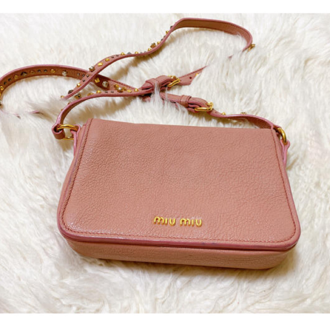 miumiu(ミュウミュウ)のmiumiuバック レディースのバッグ(ショルダーバッグ)の商品写真