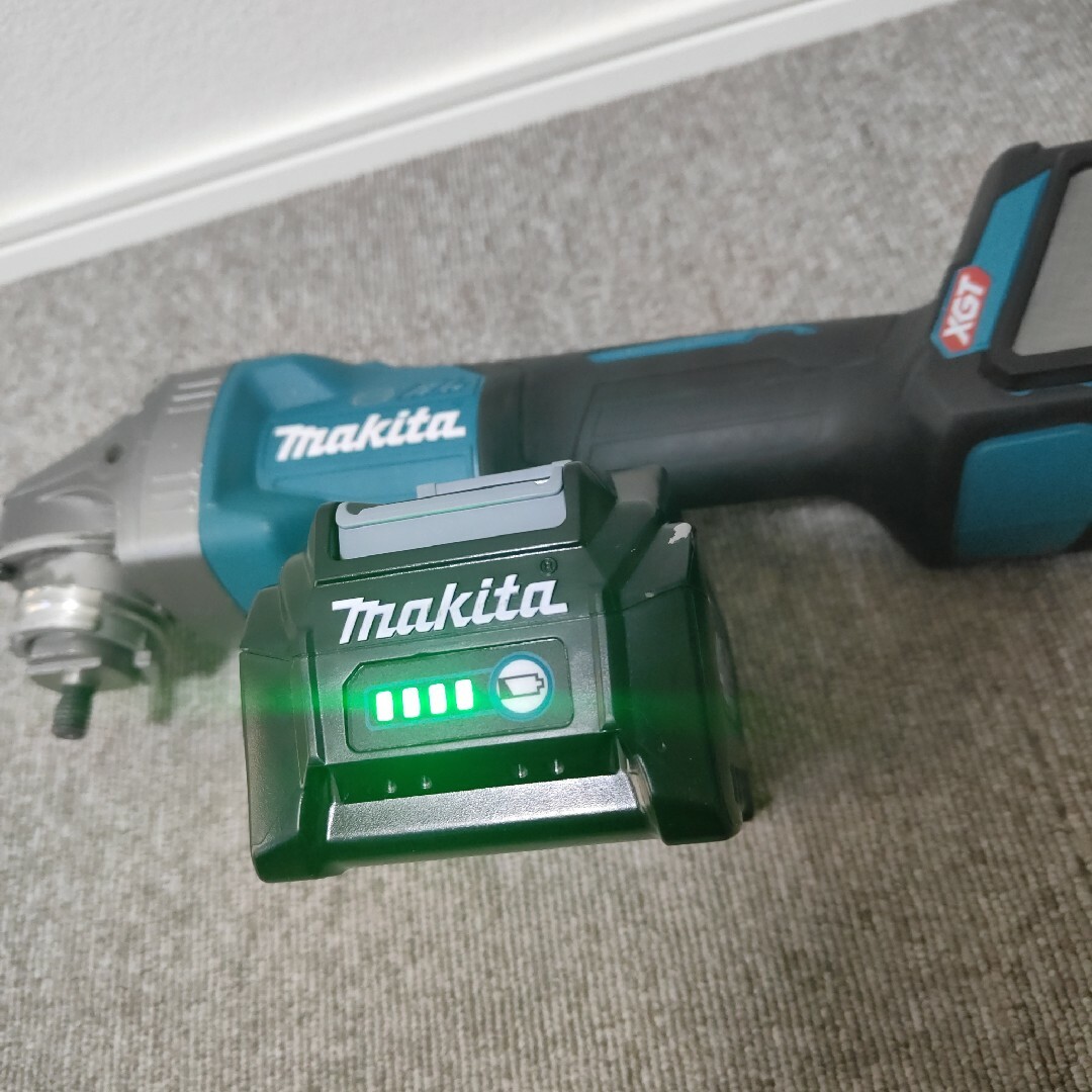 Makita(マキタ)の現役美品！マキタ　40Vmax　充電式ディスクグラインダ　GA017G　セット その他のその他(その他)の商品写真