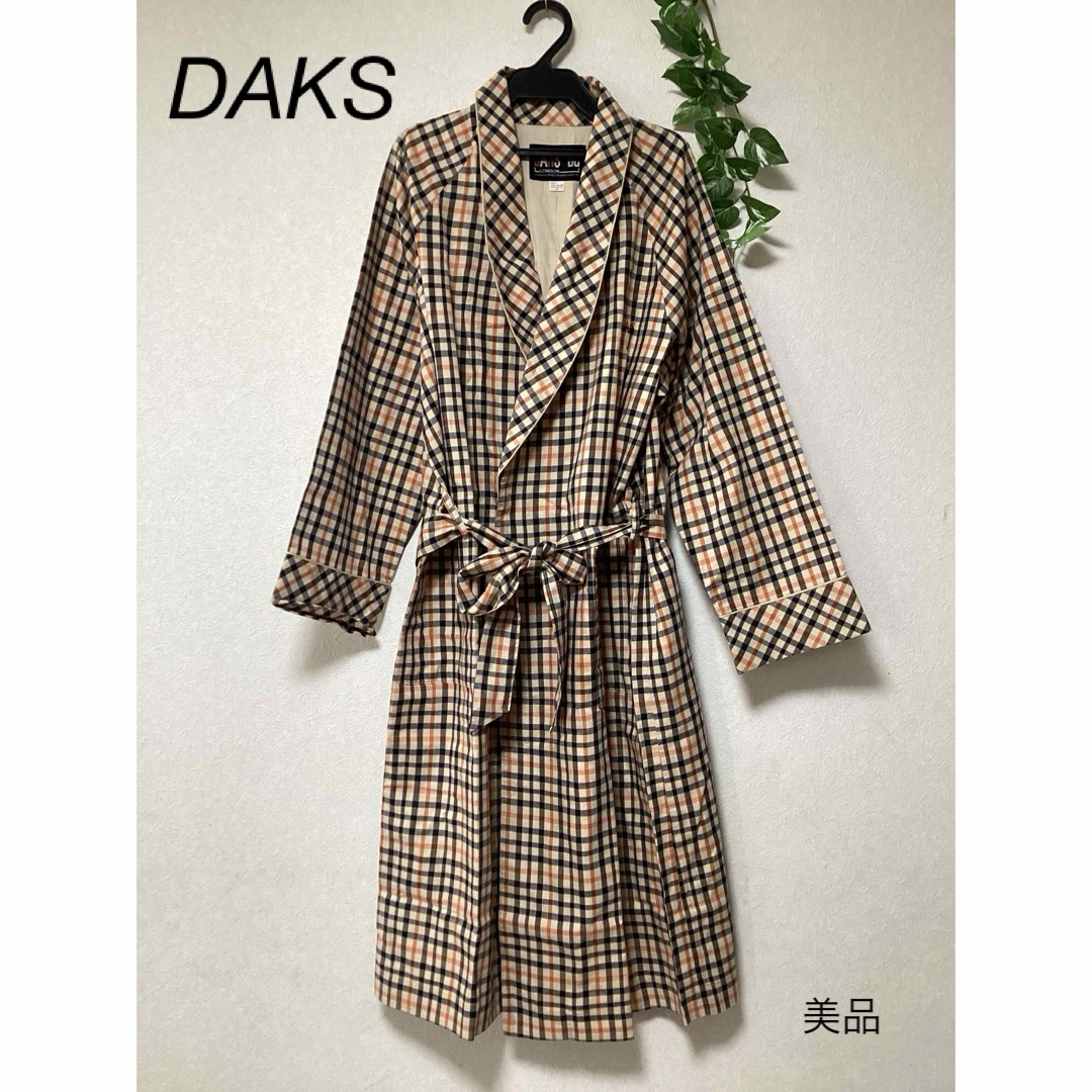 DAKS(ダックス)の⭐︎美品⭐︎DAKS ガウンコート　羽織物　sizeM レディースのルームウェア/パジャマ(ルームウェア)の商品写真