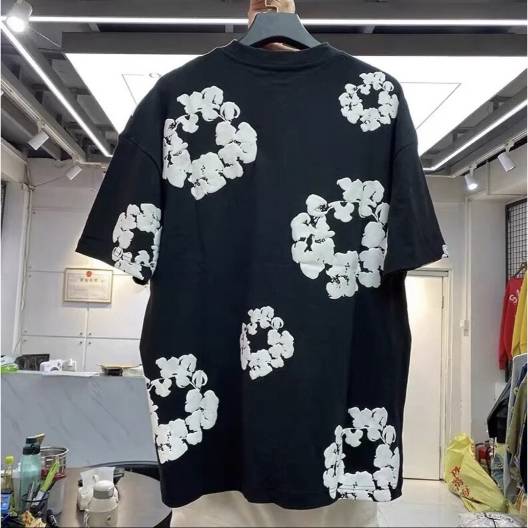 ブラック ストリート　フラワー　花柄　Tシャツ メンズのトップス(Tシャツ/カットソー(半袖/袖なし))の商品写真