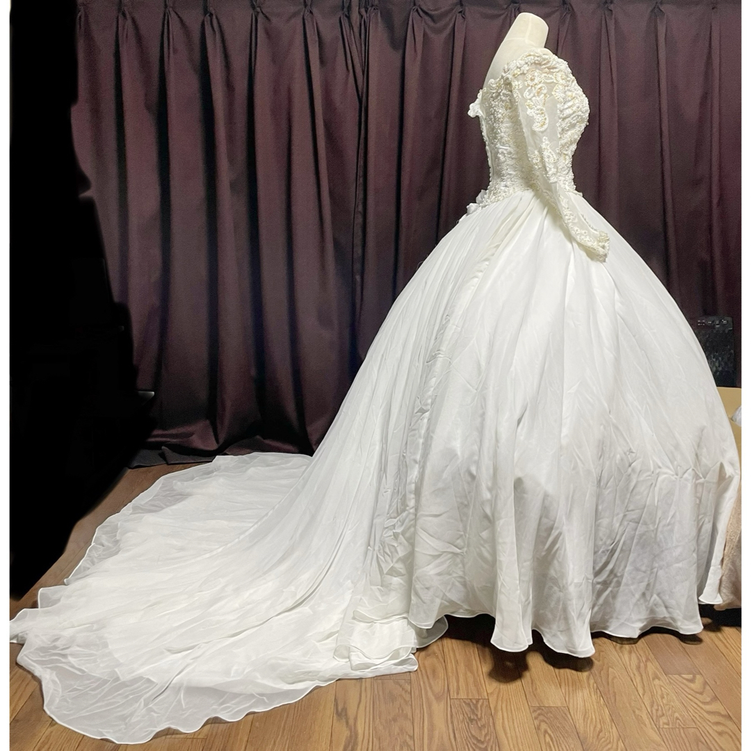 AlfredAngelo ウェディングドレス ホワイト 長袖 豪華スパンコール  レディースのフォーマル/ドレス(ウェディングドレス)の商品写真
