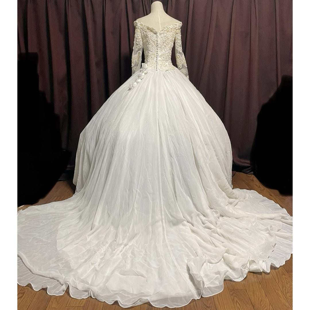 AlfredAngelo ウェディングドレス ホワイト 長袖 豪華スパンコール  レディースのフォーマル/ドレス(ウェディングドレス)の商品写真