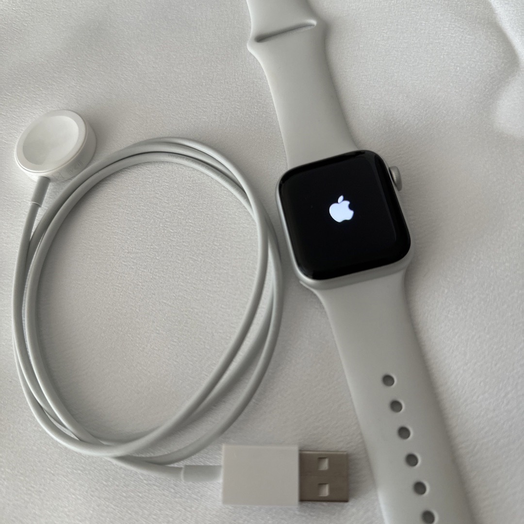 Apple Watch - 美品！Applewatch SE 40mm GPSモデル（第1世代）の通販