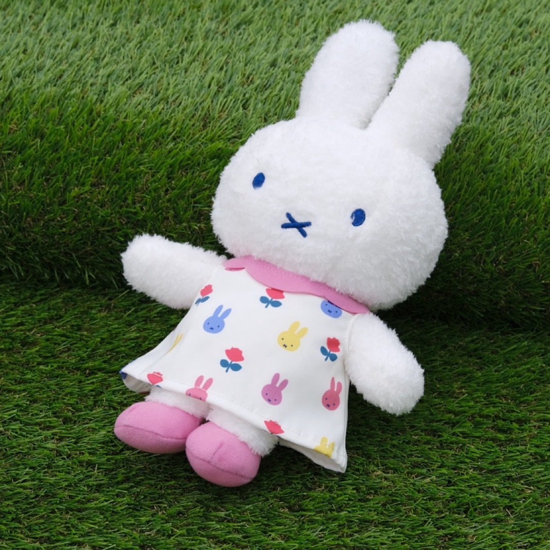 miffy(ミッフィー)のミッフィーMIFFY and ROSE ぬいぐるみ　miffy エンタメ/ホビーのおもちゃ/ぬいぐるみ(キャラクターグッズ)の商品写真