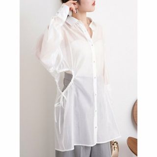 パルグループアウトレット(PAL GROUP OUTLET)の【ホワイト】【Chico】サイドカットルーズシャツ(シャツ/ブラウス(長袖/七分))