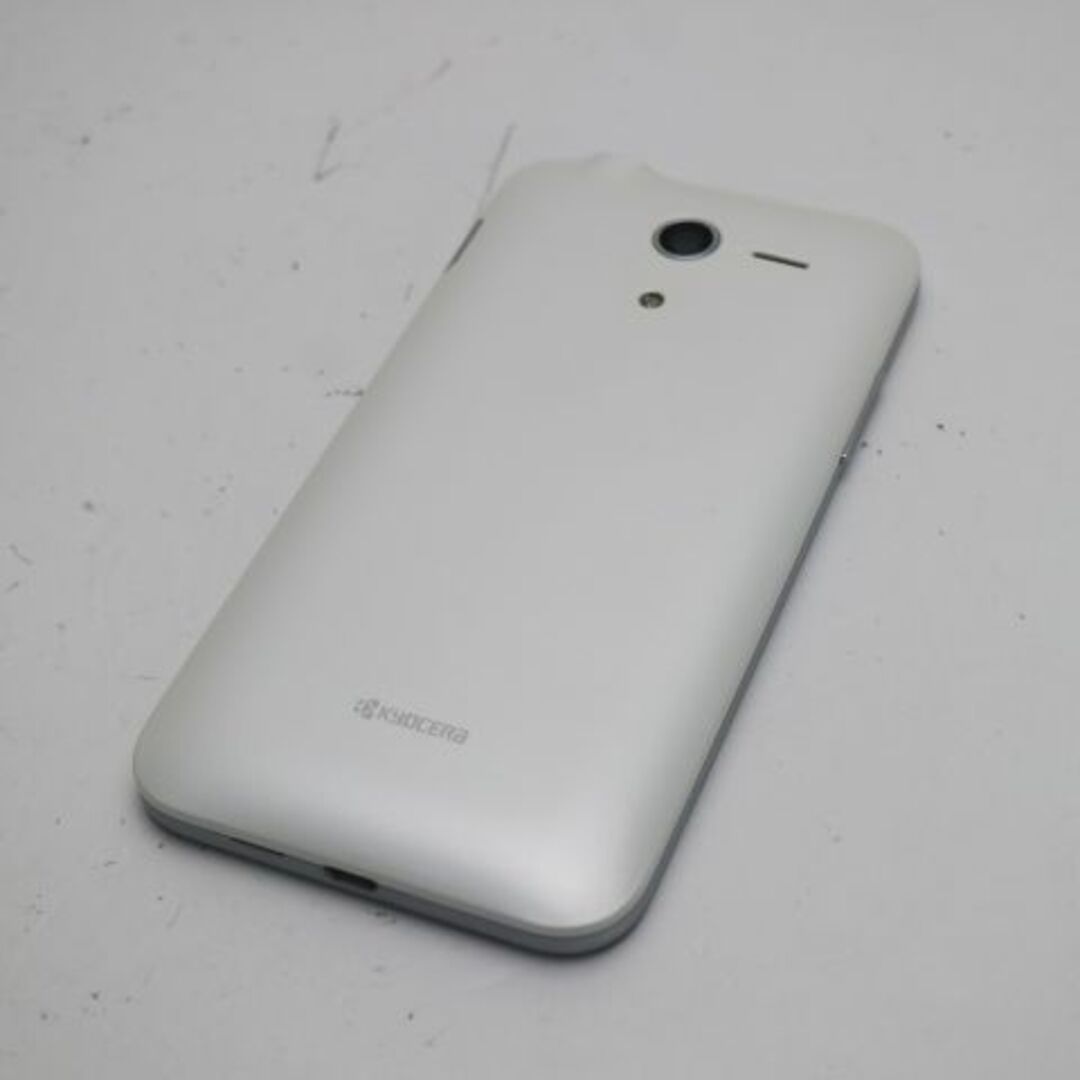 京セラ(キョウセラ)の超美品 SoftBank 503KC DIGNO F ホワイト  M111 スマホ/家電/カメラのスマートフォン/携帯電話(スマートフォン本体)の商品写真