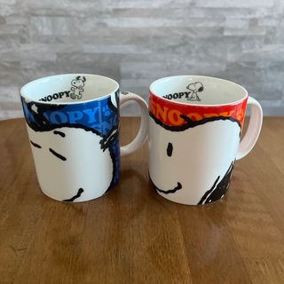 ピーナッツ(PEANUTS)のスヌーピー　マグカップ　２個セット　ユニバ　USJ  ペアカップ　SNOOPY (食器)