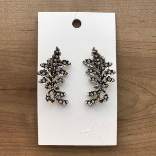 エイチアンドエム(H&M)のH&M 羽型ピアス(ピアス)