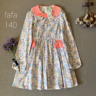 フェフェ(fafa)のタグ付fafaフェフェ｜キラキラ宝石箱のようなお花柄ワンピース140(ワンピース)