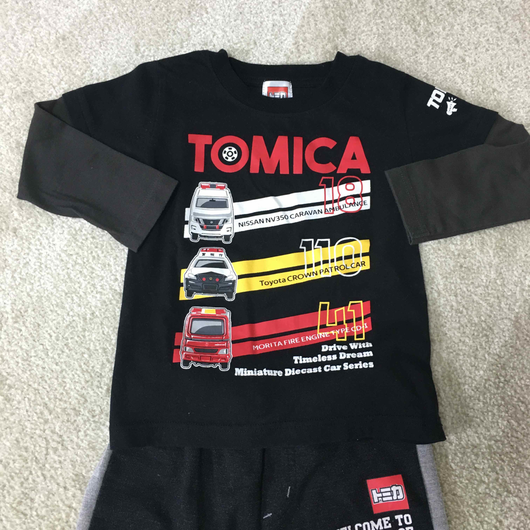 Takara Tomy(タカラトミー)のトミカ　セットアップ　サイズ100 キッズ/ベビー/マタニティのキッズ服男の子用(90cm~)(Tシャツ/カットソー)の商品写真