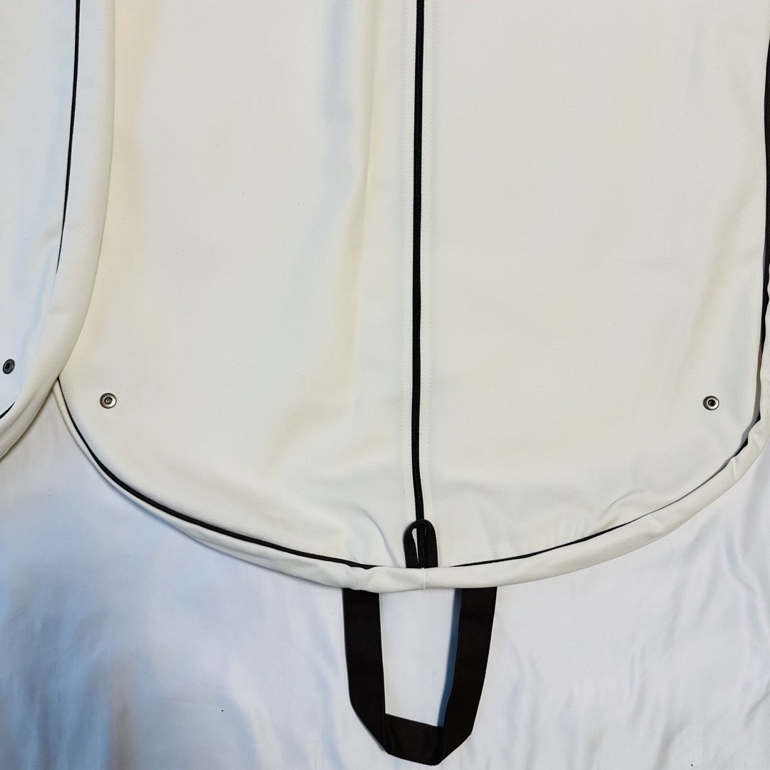 Hermes(エルメス)のHERMES エルメス ガーメントケース 2枚 ハンガー付き レディースのジャケット/アウター(その他)の商品写真
