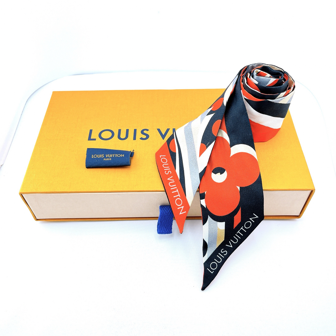 LOUIS VUITTON(ルイヴィトン)の美品 ルイヴィトン M76187 バンドー BB  モノグラムシルク スカーフ レディースのファッション小物(バンダナ/スカーフ)の商品写真