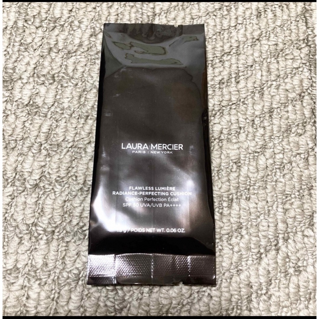 laura mercier(ローラメルシエ)のフローレスルミエール ラディアンスパーフェクティングクッション　サンプル コスメ/美容のベースメイク/化粧品(ファンデーション)の商品写真