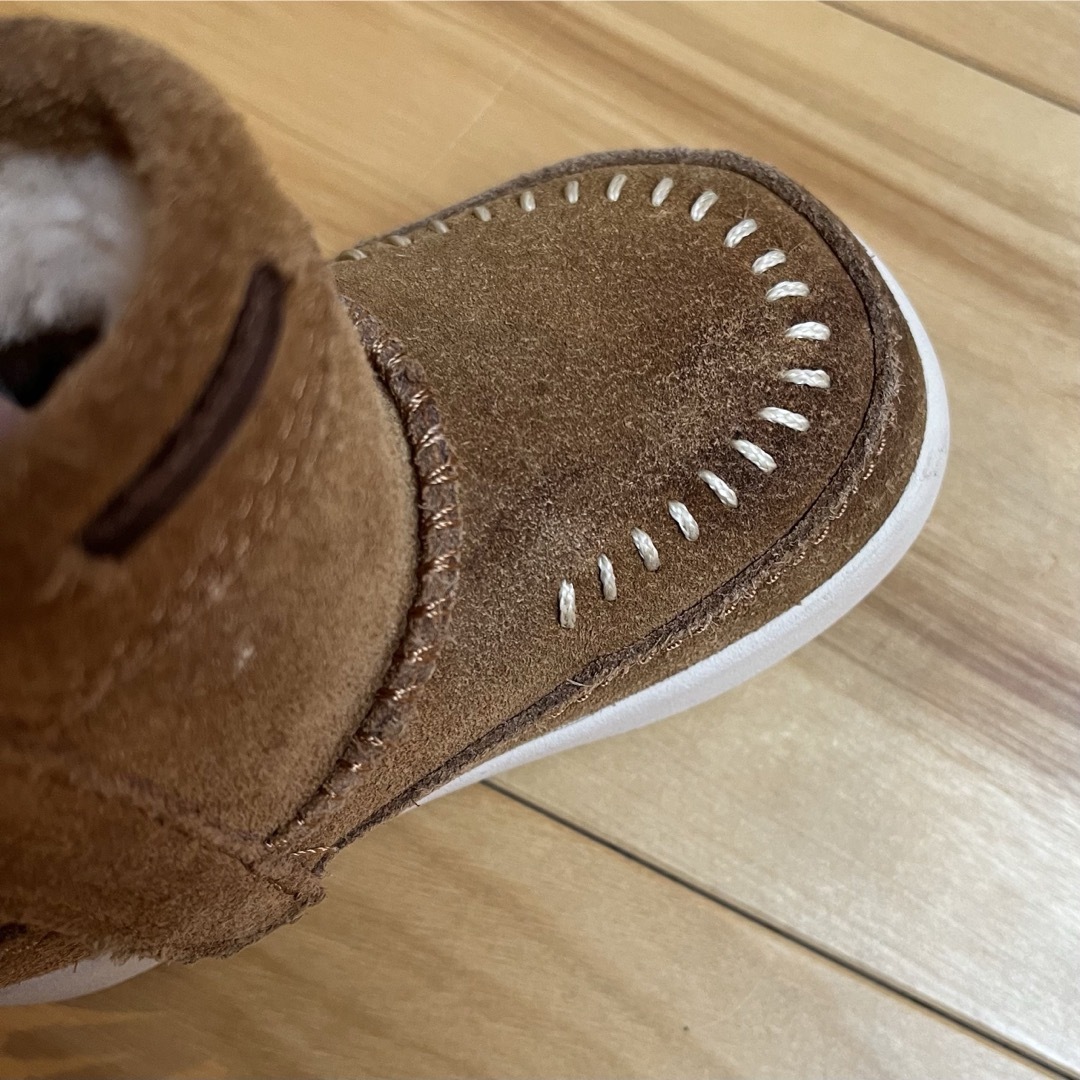 UGG(アグ)のUGG  アグ　ベビーシューズ　ベビーブーツ　ムートンブーツ　12.5㎝ キッズ/ベビー/マタニティのベビー靴/シューズ(~14cm)(ブーツ)の商品写真