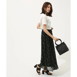 アズールバイマウジー(AZUL by moussy)のアズールバイマウジー　リーフ柄楊柳スカート　リーフ柄　フレア　ロングスカート(ロングスカート)