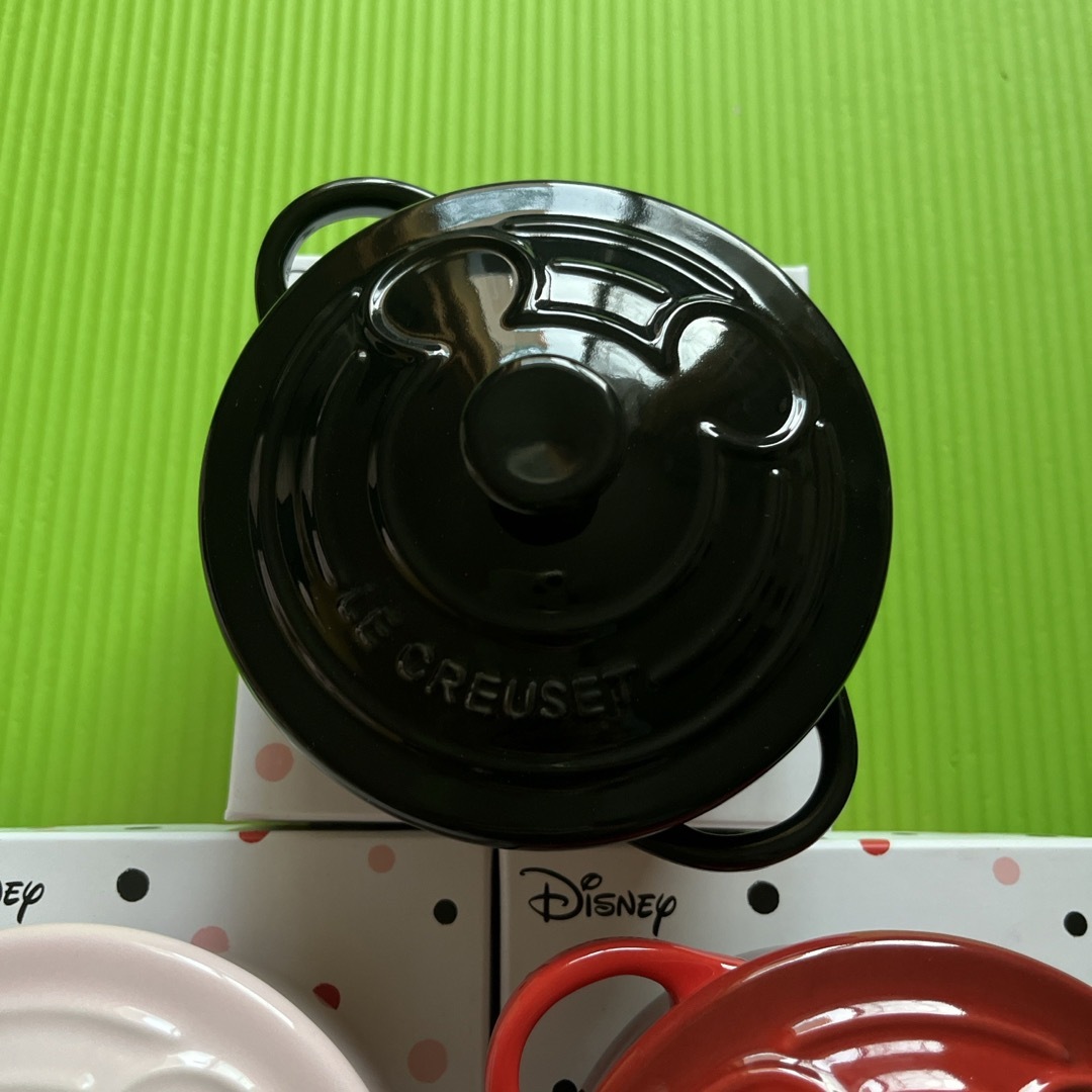 LE CREUSET(ルクルーゼ)のルクルーゼ　ミニラウンドココット　ミッキーマウス インテリア/住まい/日用品のキッチン/食器(食器)の商品写真