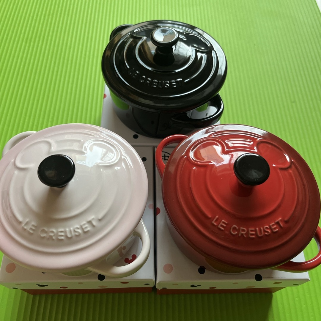 LE CREUSET(ルクルーゼ)のルクルーゼ　ミニラウンドココット　ミッキーマウス インテリア/住まい/日用品のキッチン/食器(食器)の商品写真