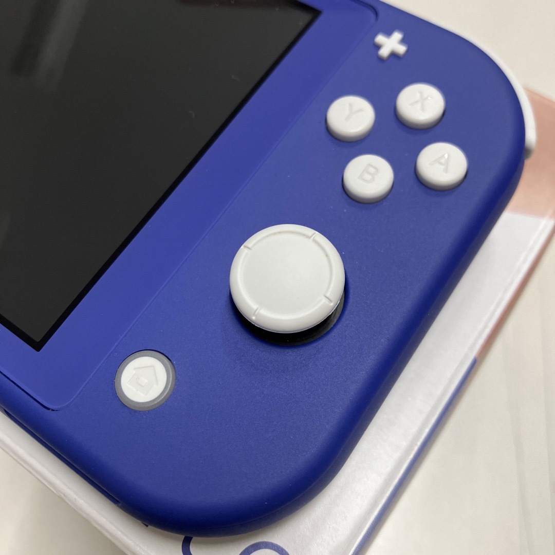 Nintendo Switch(ニンテンドースイッチ)の美品 Nintendo Switch Lite スイッチライト ブルー エンタメ/ホビーのゲームソフト/ゲーム機本体(携帯用ゲーム機本体)の商品写真