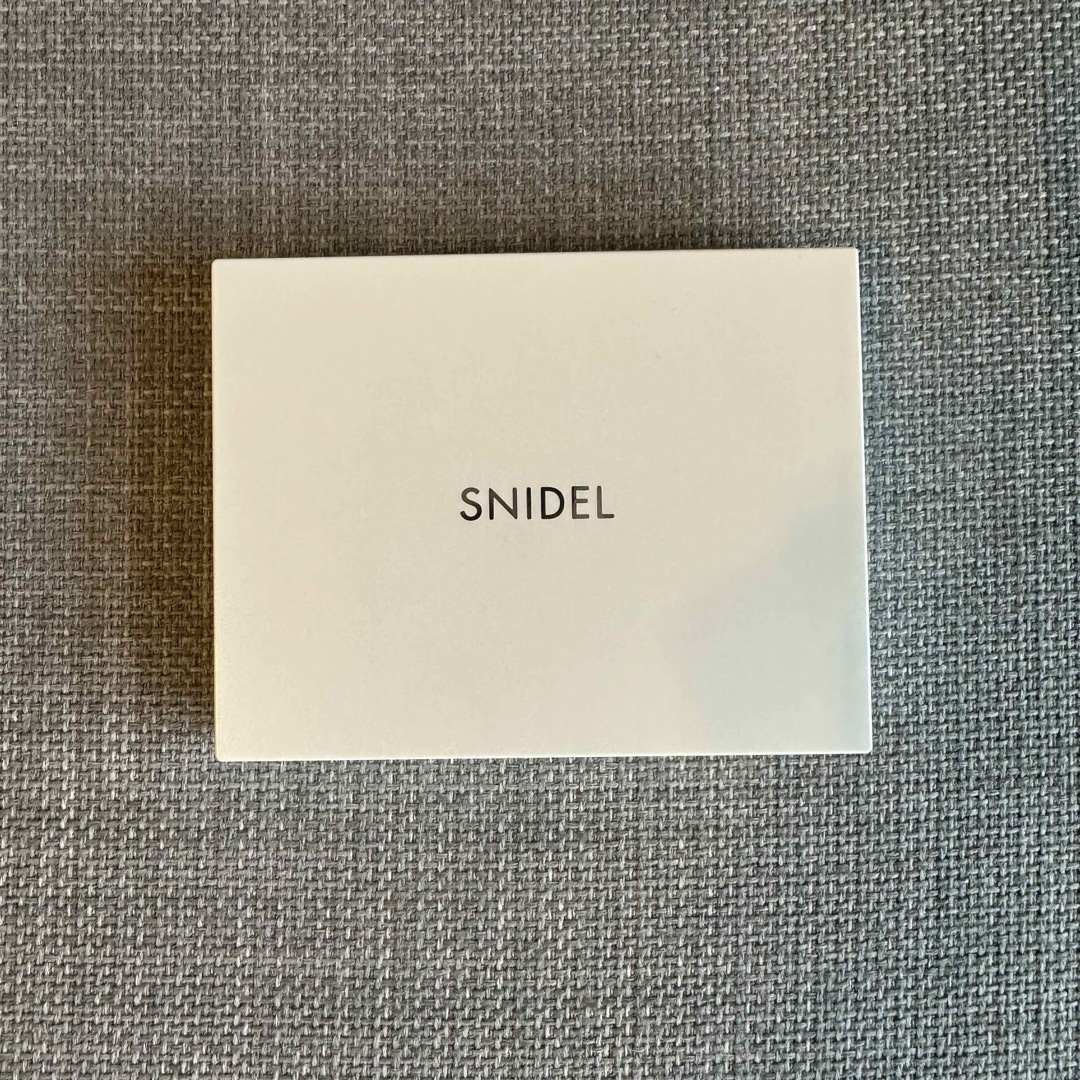 SNIDEL(スナイデル)のSNIDEL  スナイデル　アイデザイナー 09 コスメ/美容のベースメイク/化粧品(アイシャドウ)の商品写真