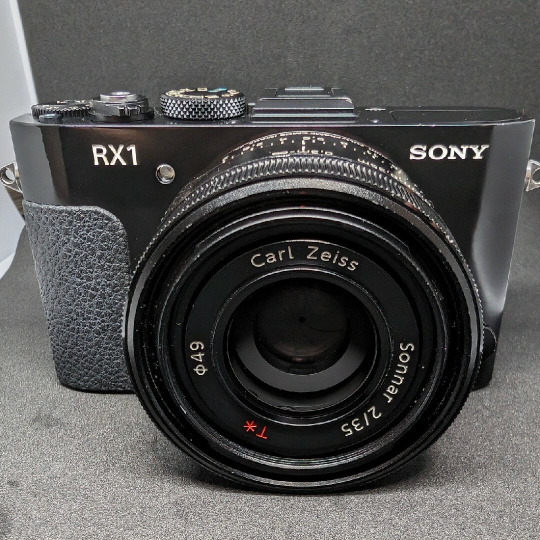 SONY(ソニー)のSONY デジタルカメラ Cyber-Shot RX DSC-RX1 スマホ/家電/カメラのカメラ(コンパクトデジタルカメラ)の商品写真