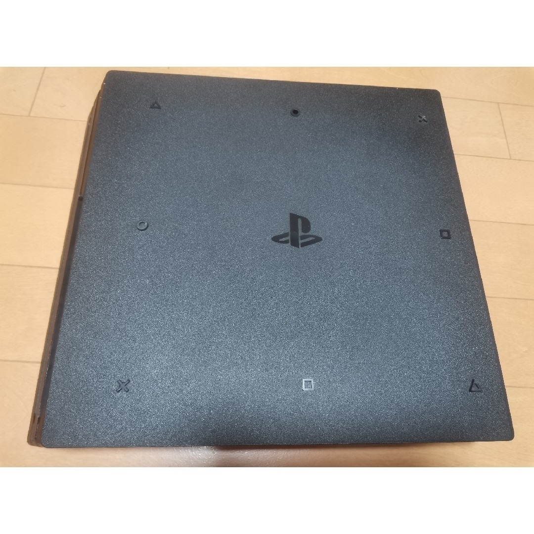PlayStation4(プレイステーション4)のPS4 pro（CUH-7200） エンタメ/ホビーのゲームソフト/ゲーム機本体(家庭用ゲーム機本体)の商品写真