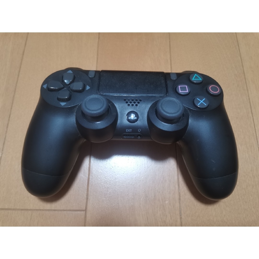 PlayStation4(プレイステーション4)のPS4 pro（CUH-7200） エンタメ/ホビーのゲームソフト/ゲーム機本体(家庭用ゲーム機本体)の商品写真