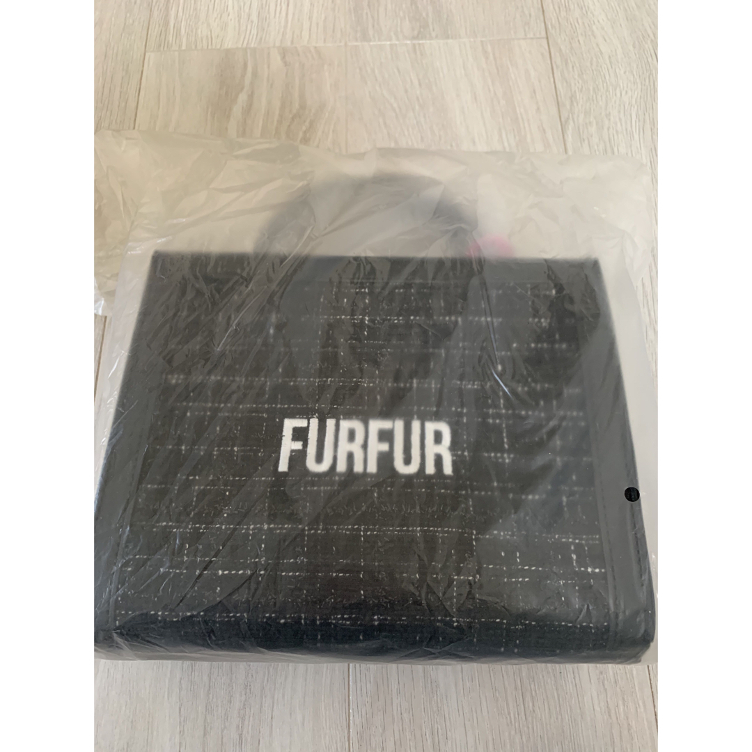 fur fur(ファーファー)のfurfur ファーファー　ツイードロゴトートバッグ　ブラック レディースのバッグ(ショルダーバッグ)の商品写真