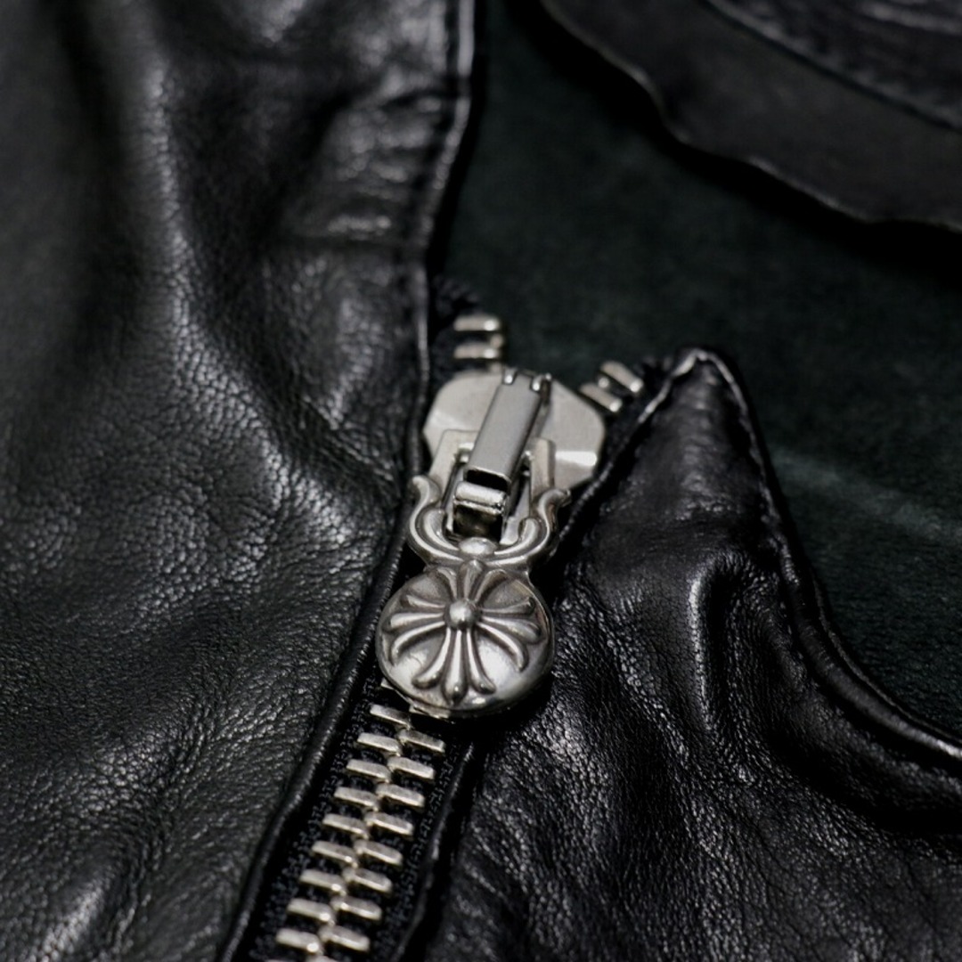 Chrome Hearts(クロムハーツ)のクロムハーツ【CHROMEHEARTS】DEATH OR GLORY/レザーライダース/ノーカラーライダース/Mサイズ【中古】12647 メンズのジャケット/アウター(その他)の商品写真