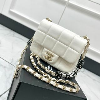 シャネル(CHANEL)のシャネル ラムスキン チョコバー ミニフラップ チェーンショルダーバッグ(ショルダーバッグ)