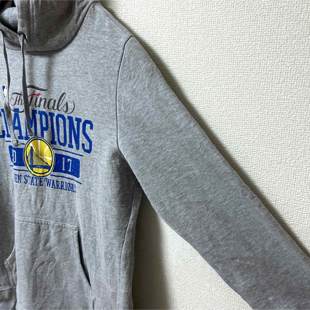 Fanatics スウェットパーカー NBA  ウォリアーズ グレー L 古着  レディースのトップス(パーカー)の商品写真