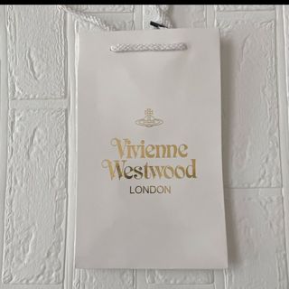 ヴィヴィアンウエストウッド(Vivienne Westwood)の【新品未使用】ヴィヴィアンウエストウッド　ショップ袋　ショッパー　白　プレゼント(ショップ袋)