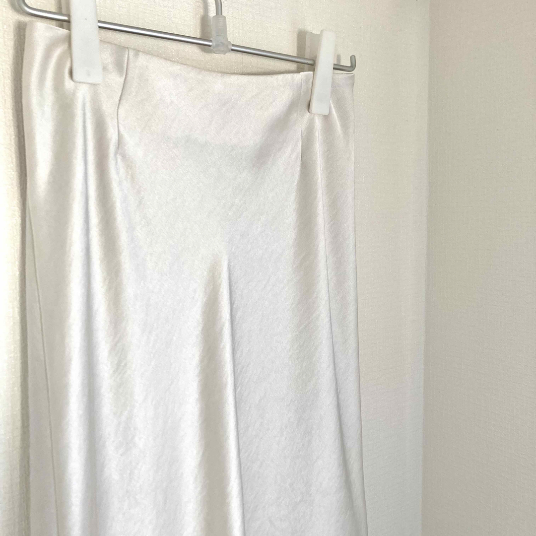 IENA(イエナ)のイエナ　ダブルサテンスカート　ロング　ホワイト　レディース　ウエストゴム　38 レディースのスカート(ロングスカート)の商品写真