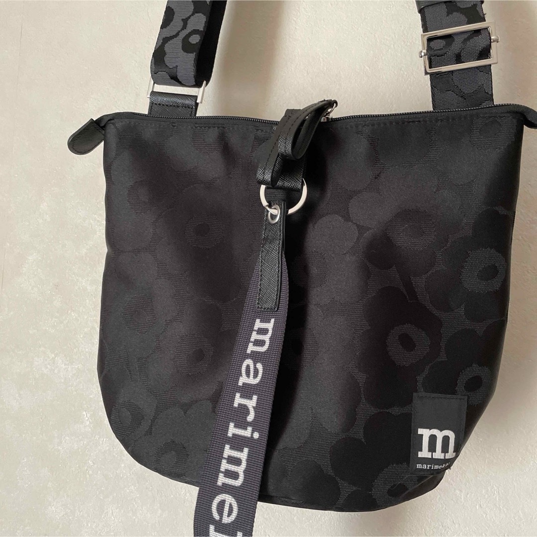marimekko(マリメッコ)のマリメッコ ショルダーバッグ ウニッコ ブラック  レディースのバッグ(ショルダーバッグ)の商品写真