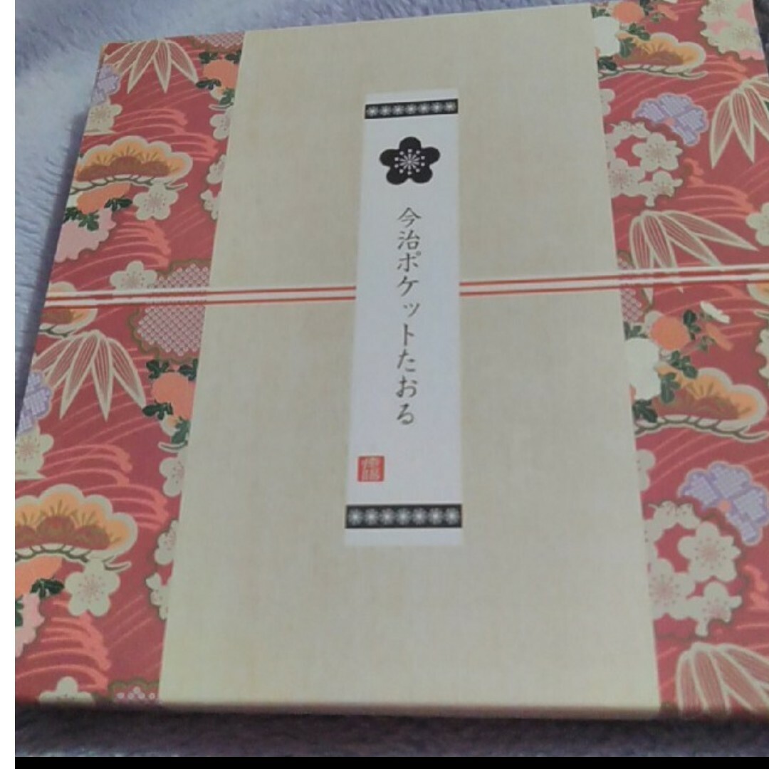 今治タオル(イマバリタオル)の簡易ギフト包装可　新品ケース入り　匿名　今治ポケットタオル エンタメ/ホビーのコレクション(ノベルティグッズ)の商品写真