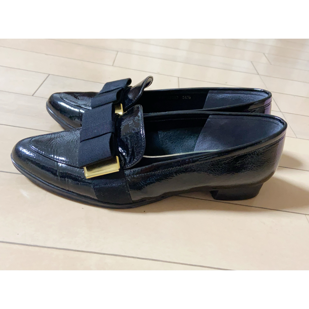 DIANA(ダイアナ)の極美品 DIANA オペラシューズ パンプス エナメル　リボン 24.5 レディースの靴/シューズ(ハイヒール/パンプス)の商品写真