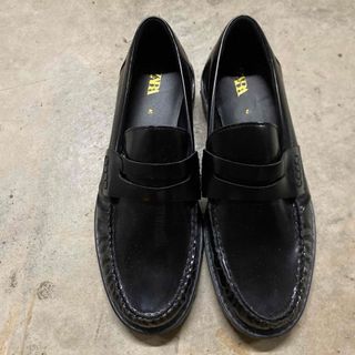 ZARA - ZARA VIBRAM® レザーローファーの通販 by マスオカ商店｜ザラ 