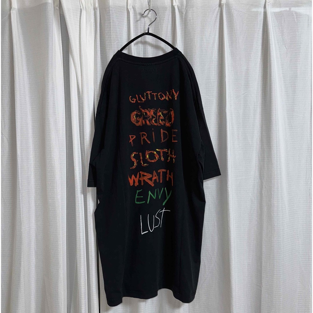 VETEMENTS(ヴェトモン)の【希少】VETEMENTS seven sins シャツ メンズのトップス(Tシャツ/カットソー(半袖/袖なし))の商品写真