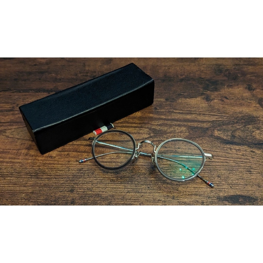 THOM BROWNE(トムブラウン)のTHOM BROWNE ラウンドフレームメガネ 眼鏡 アイウェア メンズのファッション小物(サングラス/メガネ)の商品写真