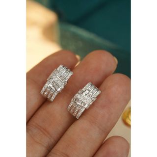 天然ダイヤモンドピアス0.76ct　k18(ピアス)