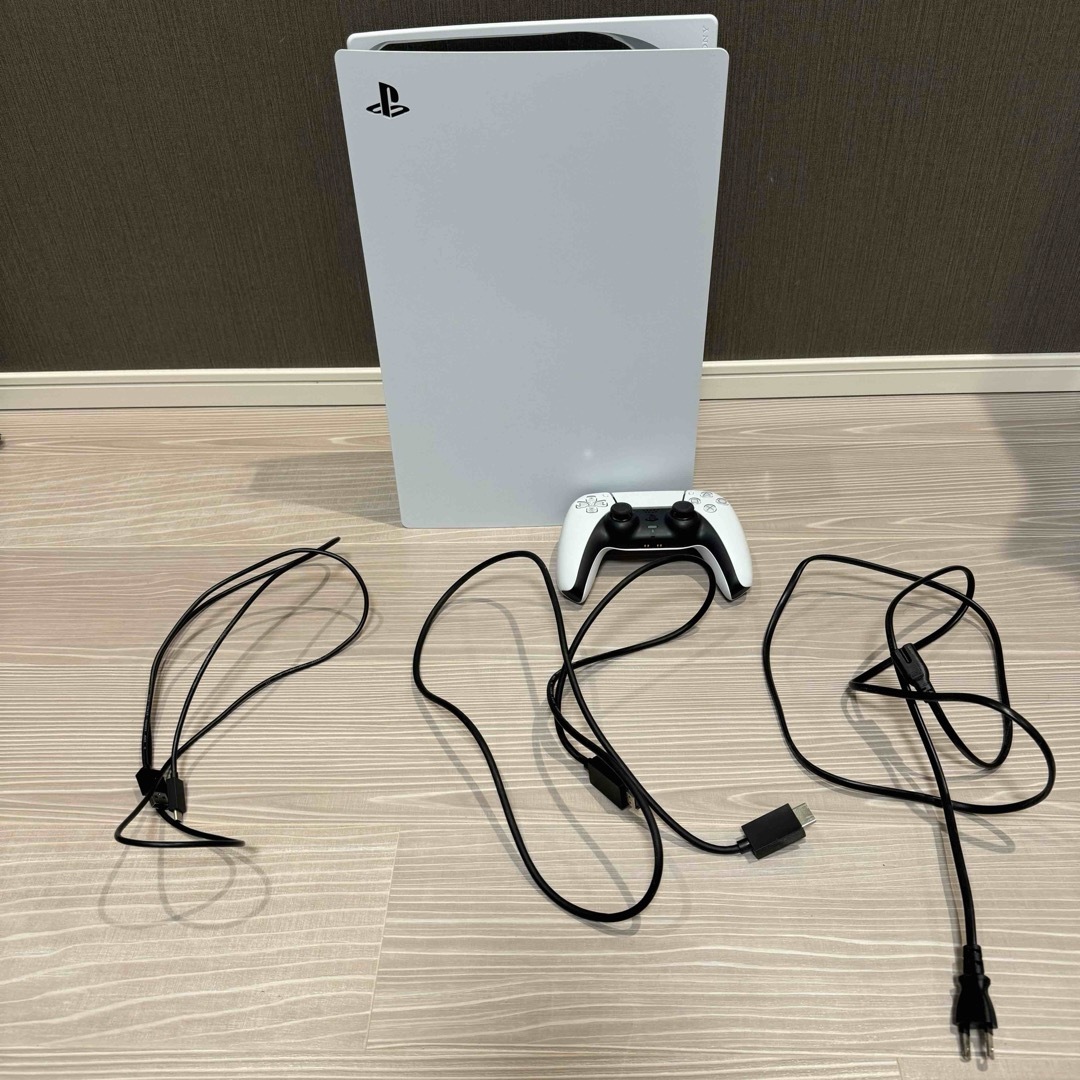 PlayStation(プレイステーション)のPlayStation5 CFI-1200B エンタメ/ホビーのゲームソフト/ゲーム機本体(家庭用ゲーム機本体)の商品写真